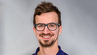 Martin Hlosta erhält Auszeichung für bestes öffentliches Bildungsdatenset