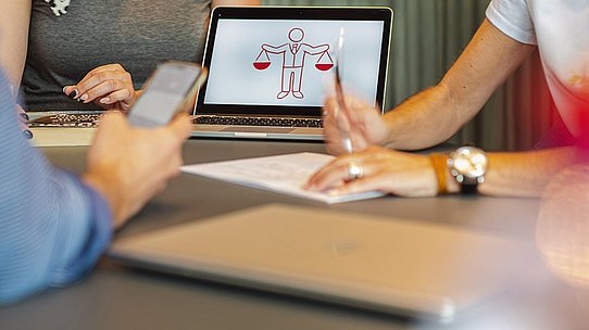 Die Studierenden lernen wie sie ihr Unternehmen verantwortungsbewusst führen.   