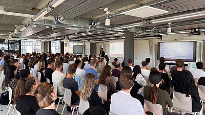 FFHS zählt für das Herbstsemester 843 neue Studierende  