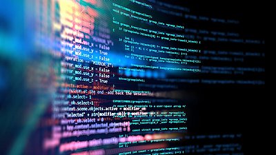 FFHS lanciert neues CAS «AI-Assisted Software Engineering» – KI als Gamechanger für Softwareentwickler 