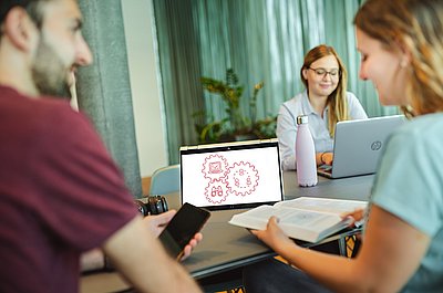 FFHS lanciert ersten virtuellen Bachelor