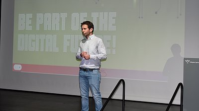 FFHS und regionale IT-Unternehmen werben um die Fachkräfte von morgen