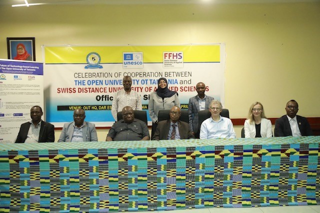 Gruppenfoto nach dem feierlichen und offiziellen Akt der Unterzeichnung des Memorandums. (Foto: ZVG)