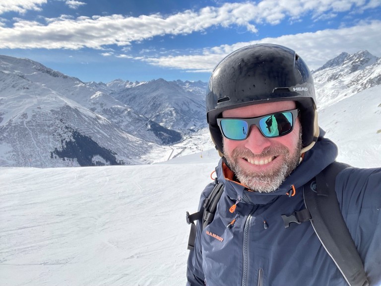 Christian Müller selbst ist ein sehr aktiver Sportler – ob mit seinem Bike rund um den Üetliberg oder auf den Skiern in den Bergen, wichtig ist ihm Action in der Natur.